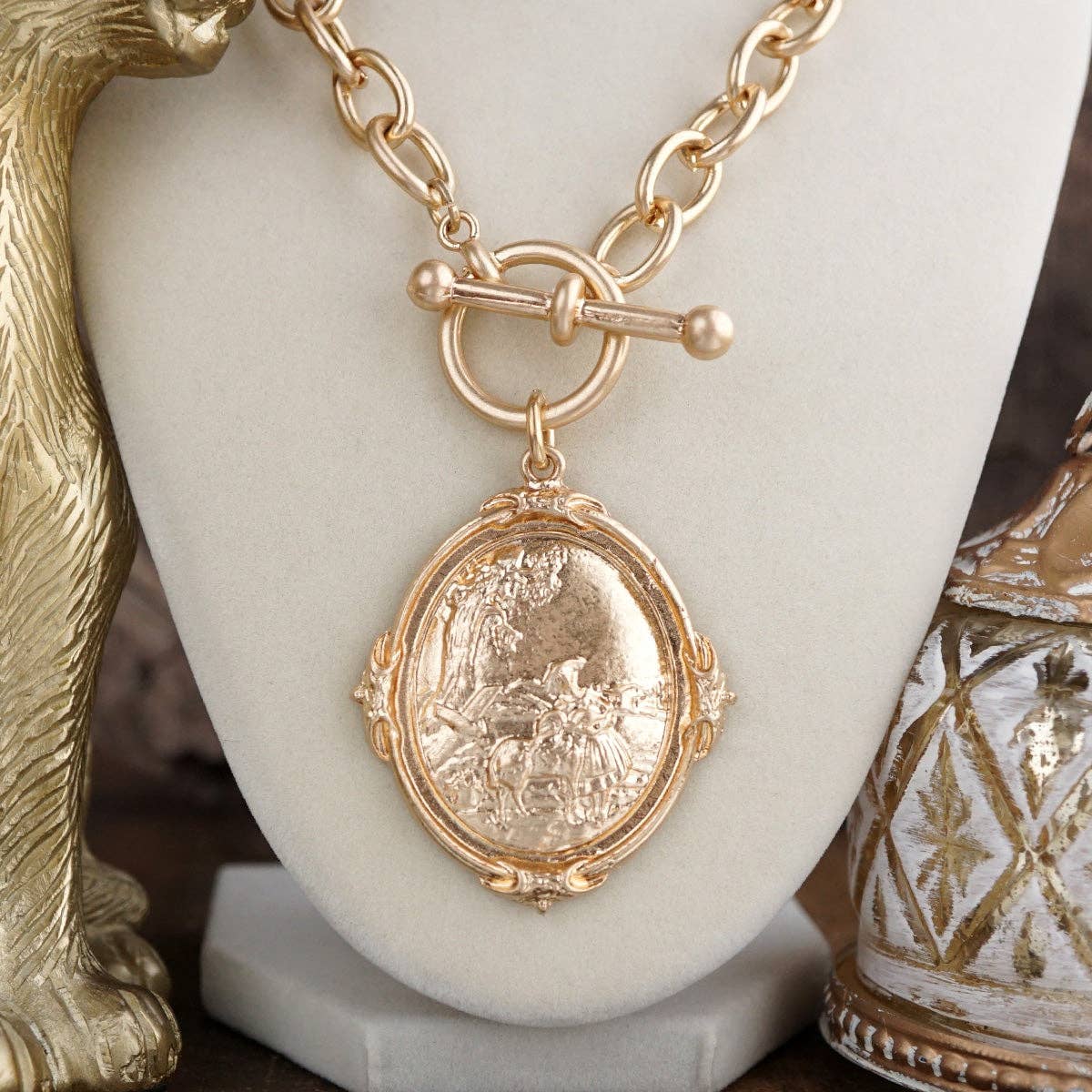 Chunky Statement Necklace – Horse Scene Gold Toggle Pendant Necklace