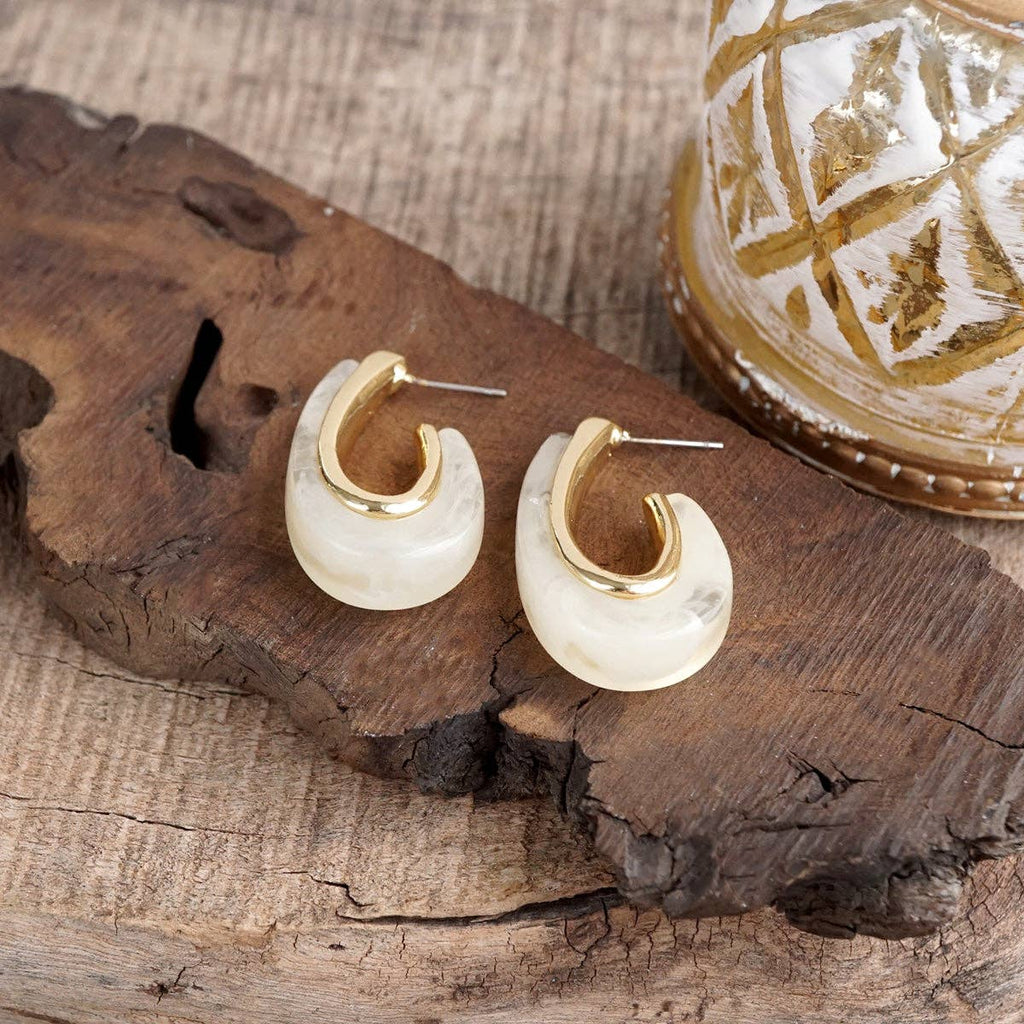 Golden Ember – Sculptural Acrylic Hoop Earrings